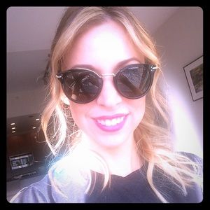 Meet your Posher, Lauren